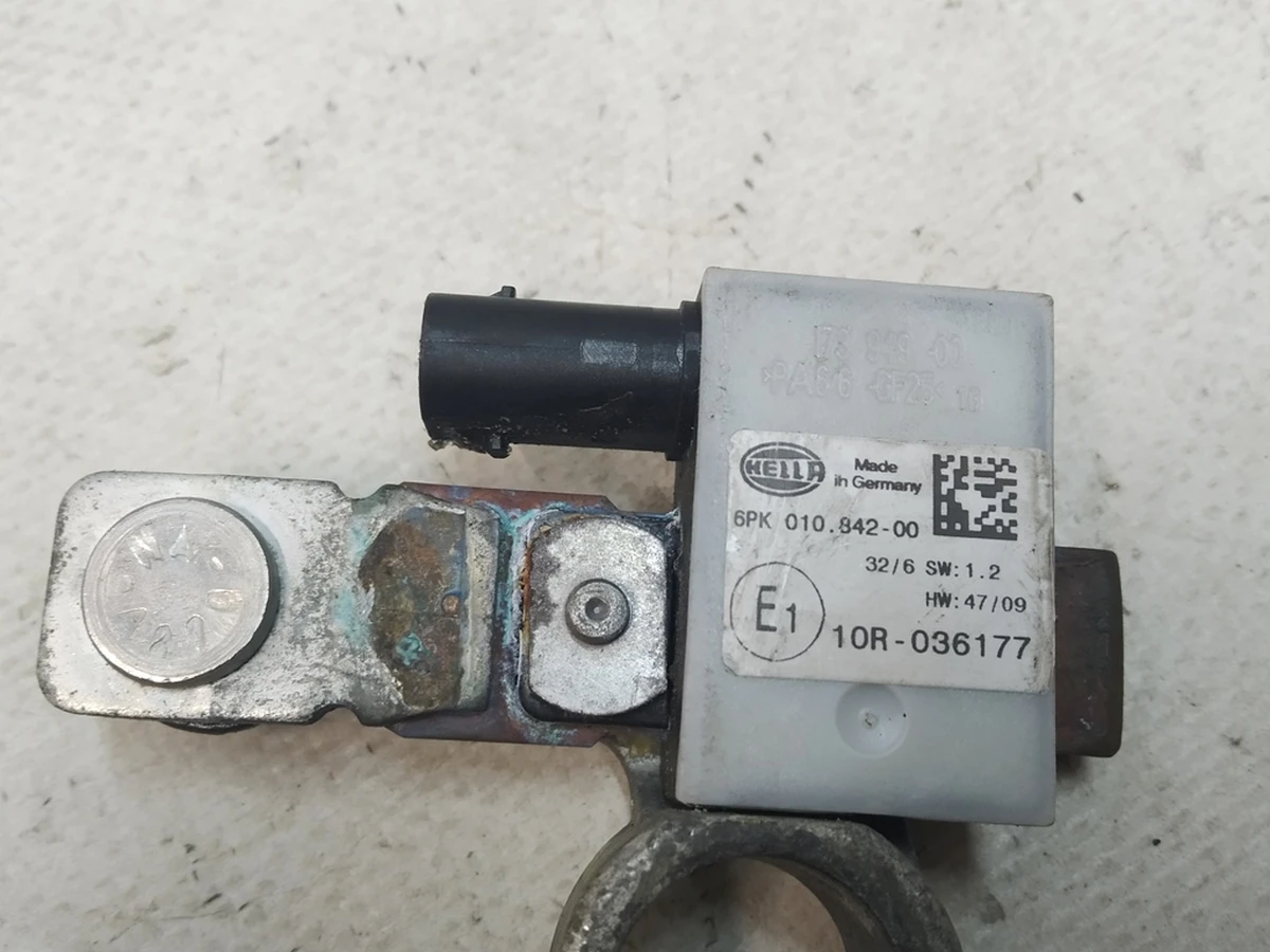 2 Зажим клеммы минус АКБ 12V с датчиком IBS Tesla Model S, Model S REST, Model X 6007953