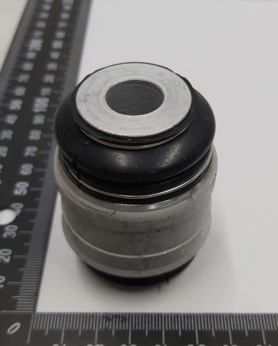 11 Сайлентблок плаваючий NEW Tesla model S 1027351-00-C