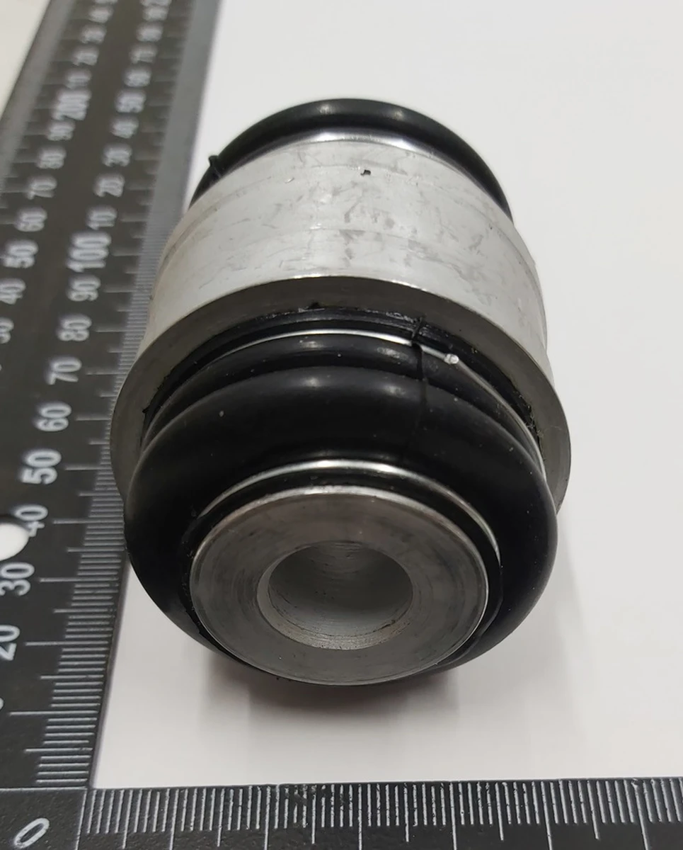 11 Сайлентблок плаваючий NEW Tesla model S 1027351-00-C