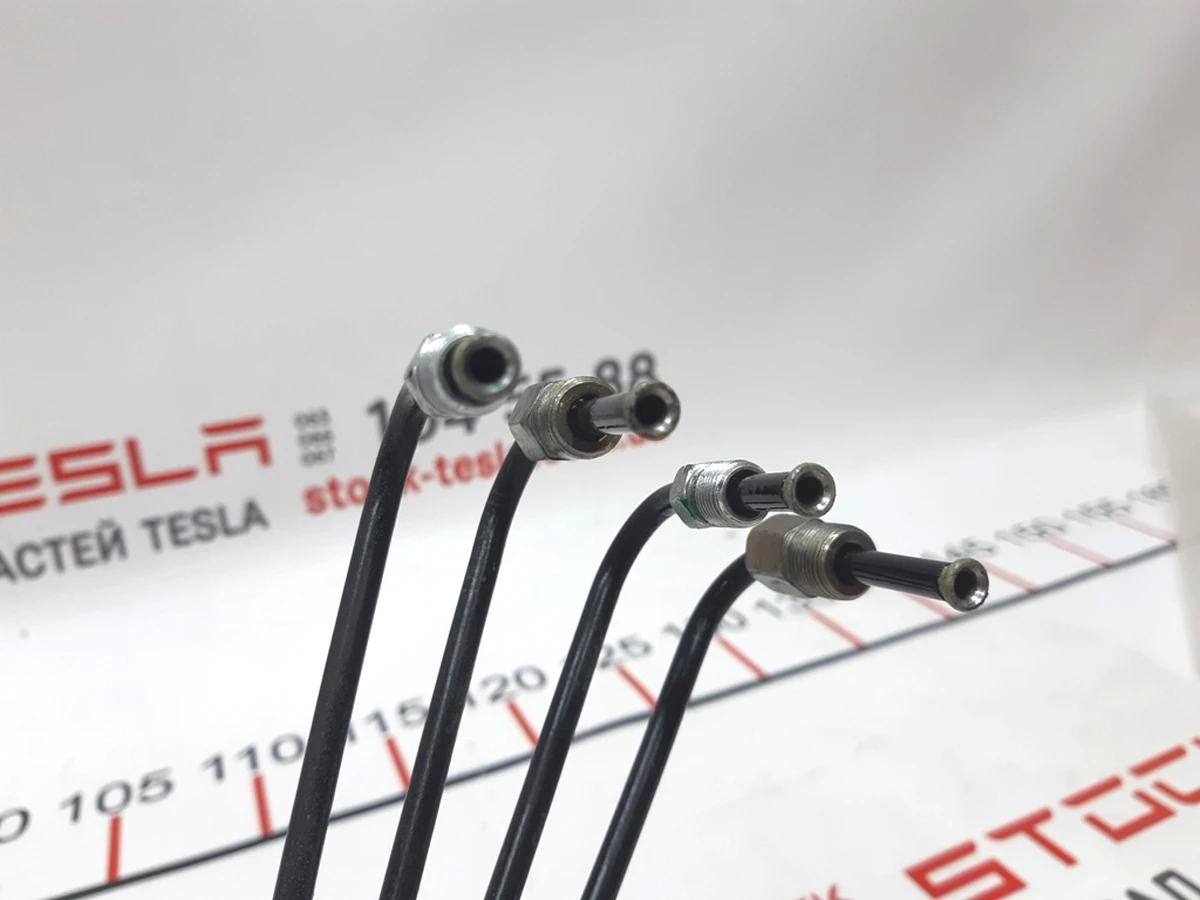 1 Тормозные трубки ABS в сборе комплект 4 штуки Tesla model S 1030621-00-J