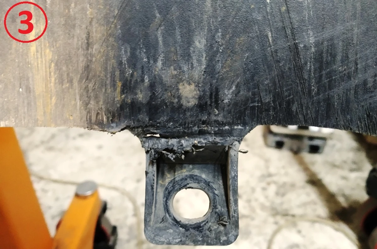 8 Накладка переднього бампера нижня (губа) з пошкодженням Tesla model S 6008160-00-C