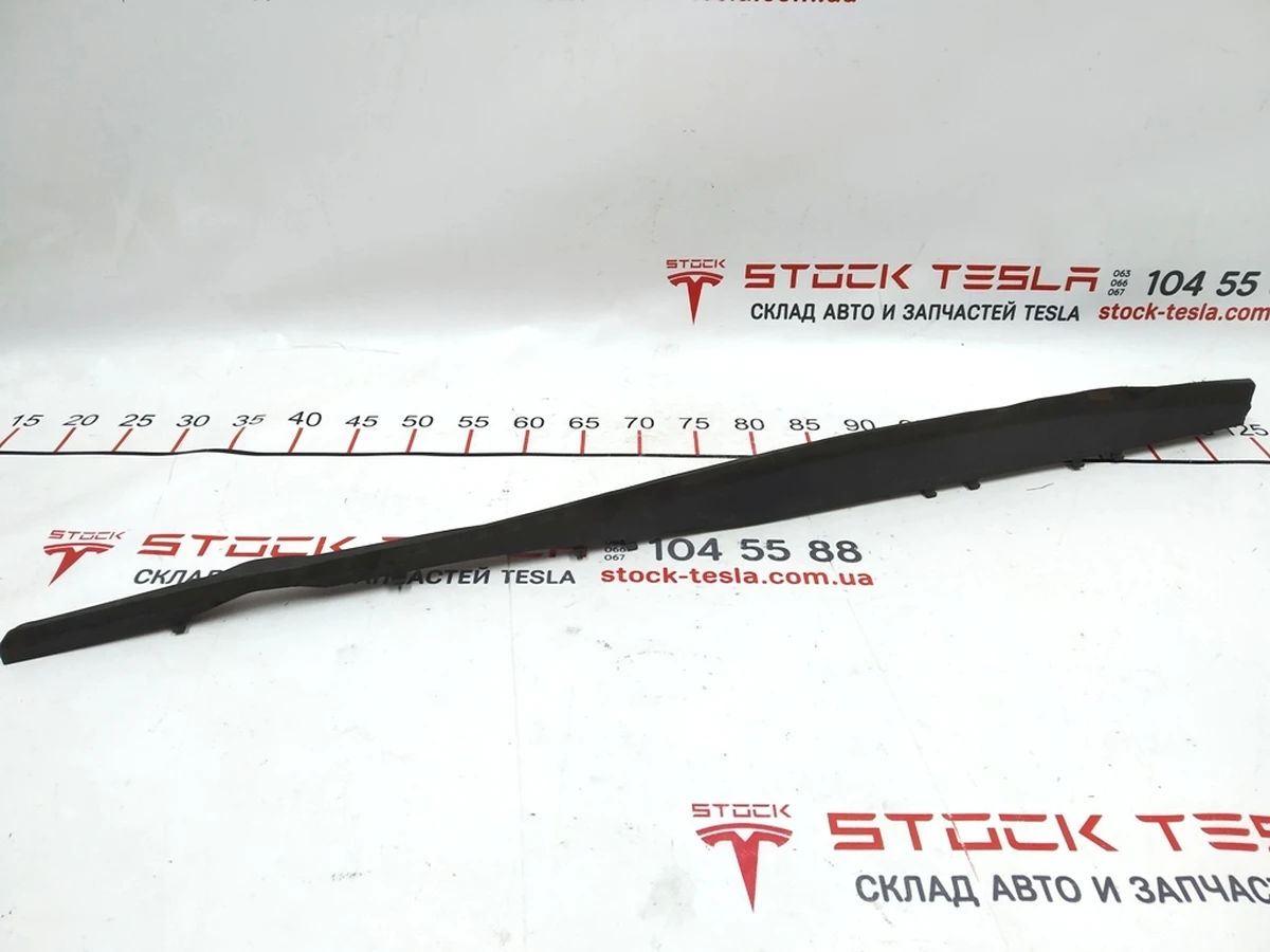 Aero shield inner strake - RH Tesla Model S 6008187-00-D