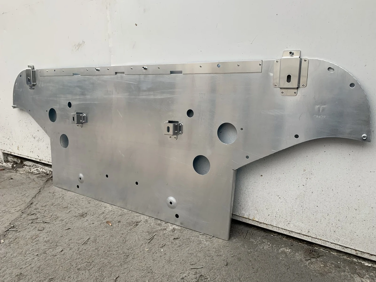 1 Защита днища передняя allum 2mm Tesla model S 6008189-00-F