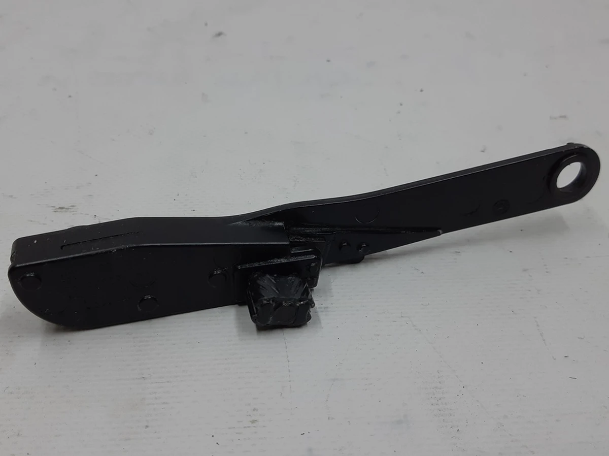 19 Кронштейн-направляющая люка задняя правая REV01 Tesla model S 6008676-00-H