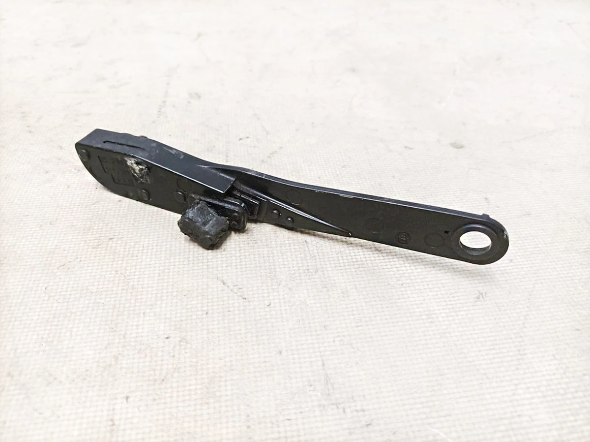 19 Hatch guide bracket rear right REV01 with damage Tesla model S 6008676-00-H