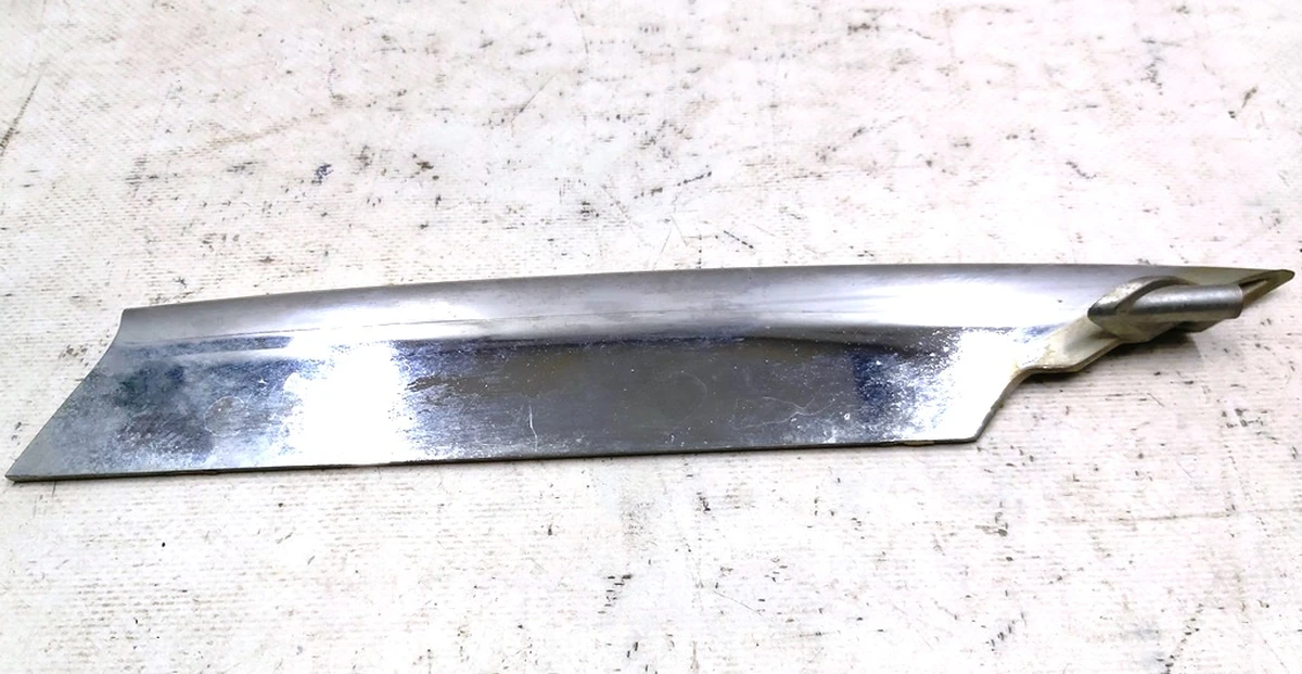 16 Накладка люверса верхняя левая хром с повреждением Tesla model S 6009387-00-C