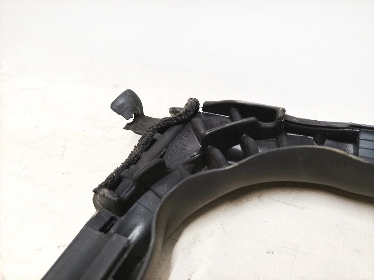 1 Right rear door opening seal with damage Tesla model S, model S REST 6009586-00-I