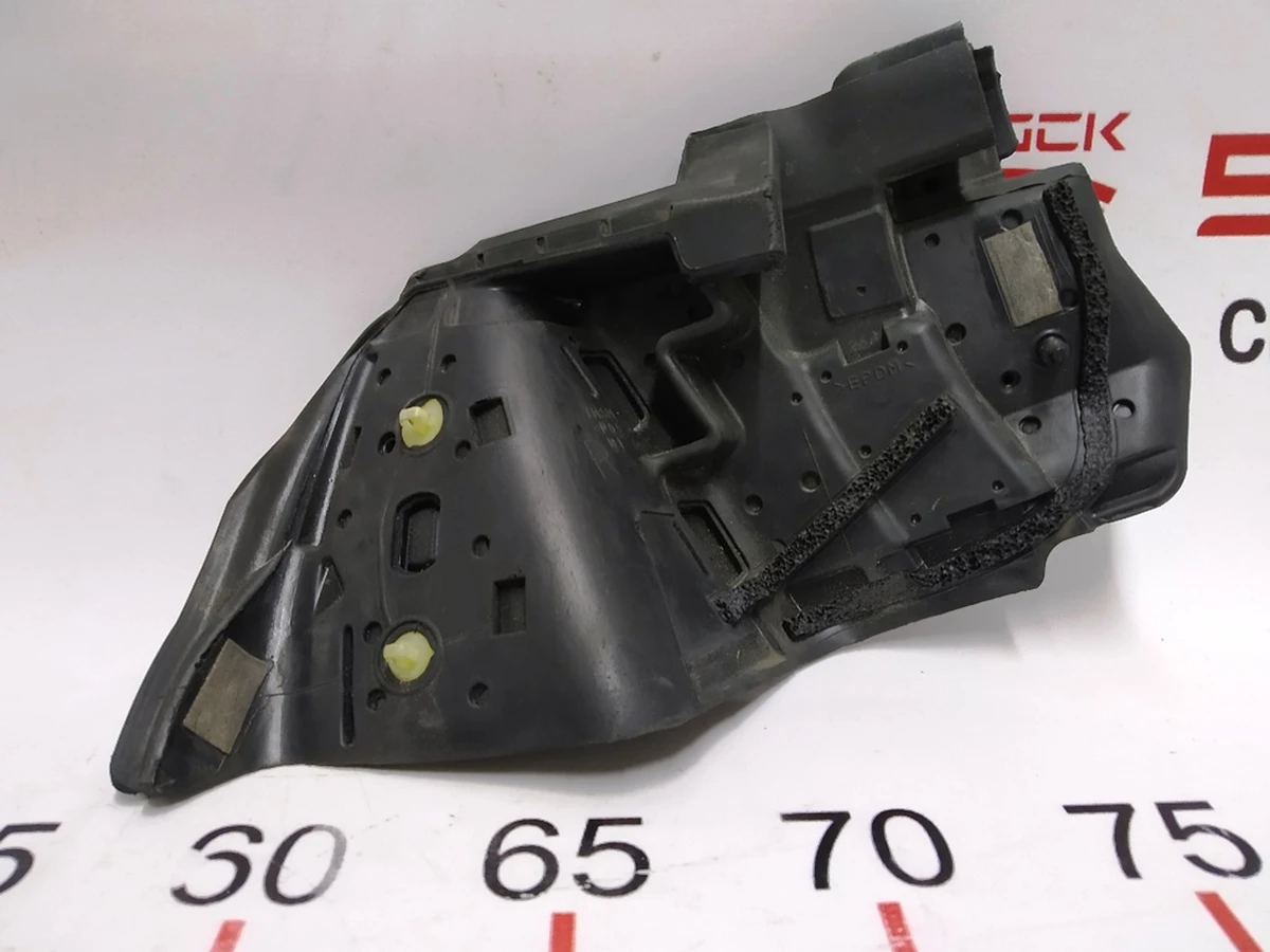 7 Уплотнитель стойки С и края двери правый (без нижней части) Tesla model S, model S REST 6009592-00-E