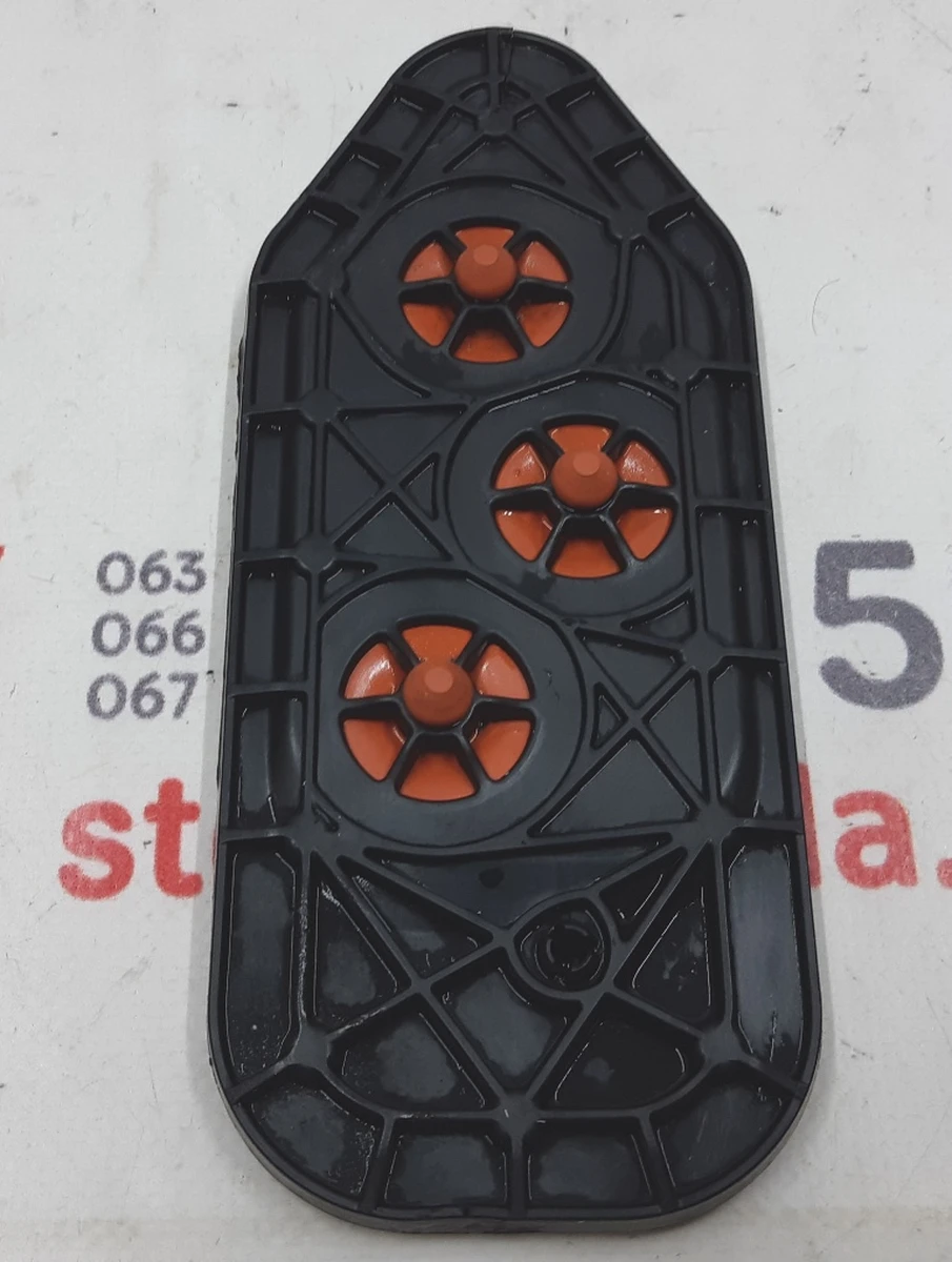 Крышка вентиляции основной батареи пластик верхняя с клапанами 6010488-00-C