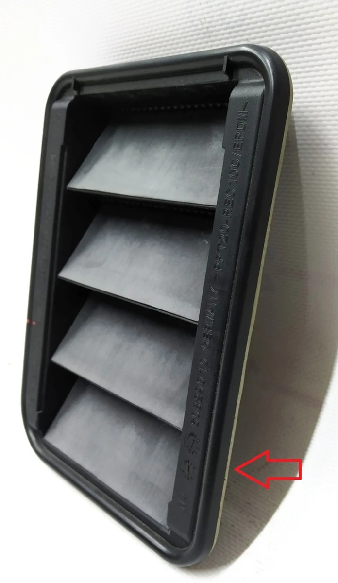 Вентиляційний клапан заднього багажника з ушкодженнями BMW i3 64229201647