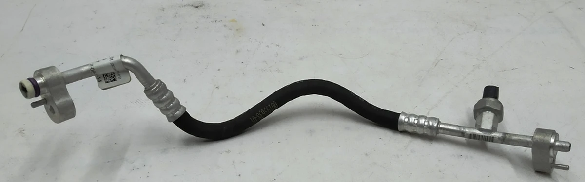 Трубопровод кондиционера выпускной в сборе с датчиком давления BMW i3 64509317388