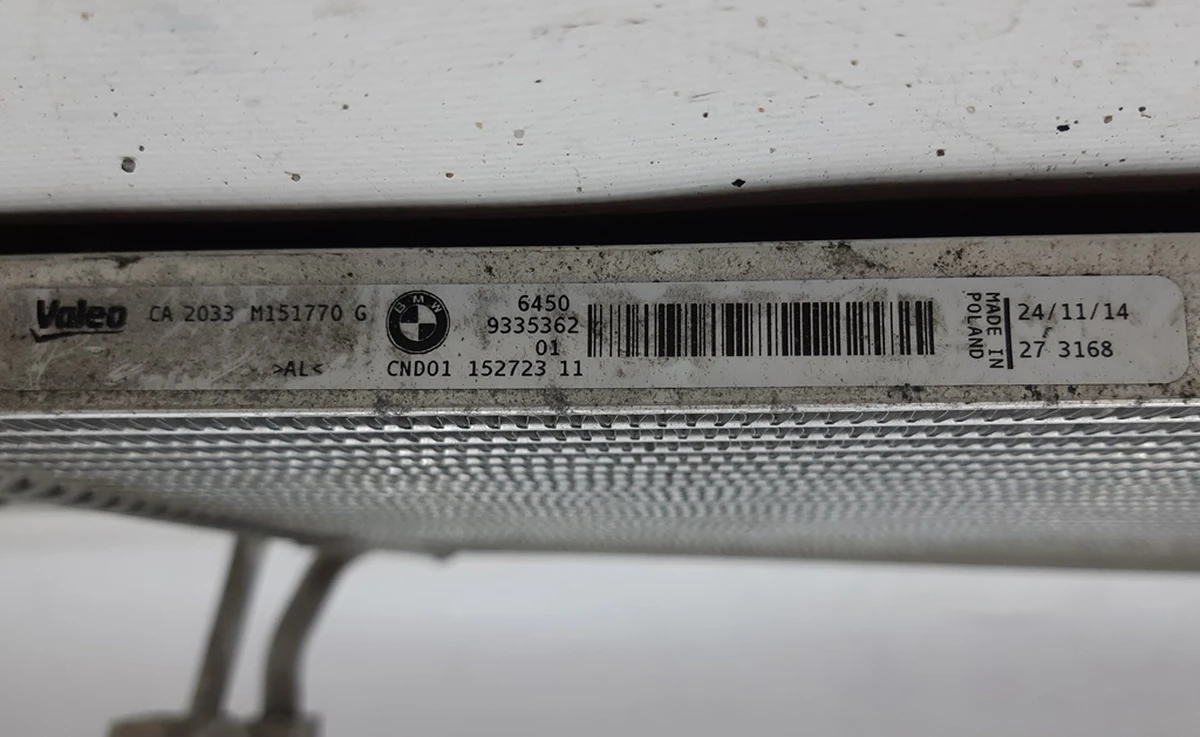 Радиатор кондиционера с повреждением BMW i3 64509335362