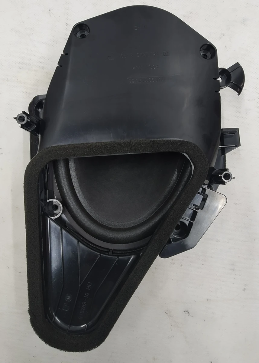 Динамік низькочастотний з направляючою звуку лівою та основою в зборі BMW i3 65139285272