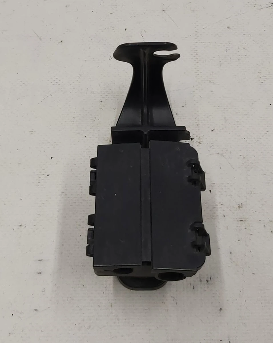 Тримач датчика ABS правого DSC BMW i3 34526851906