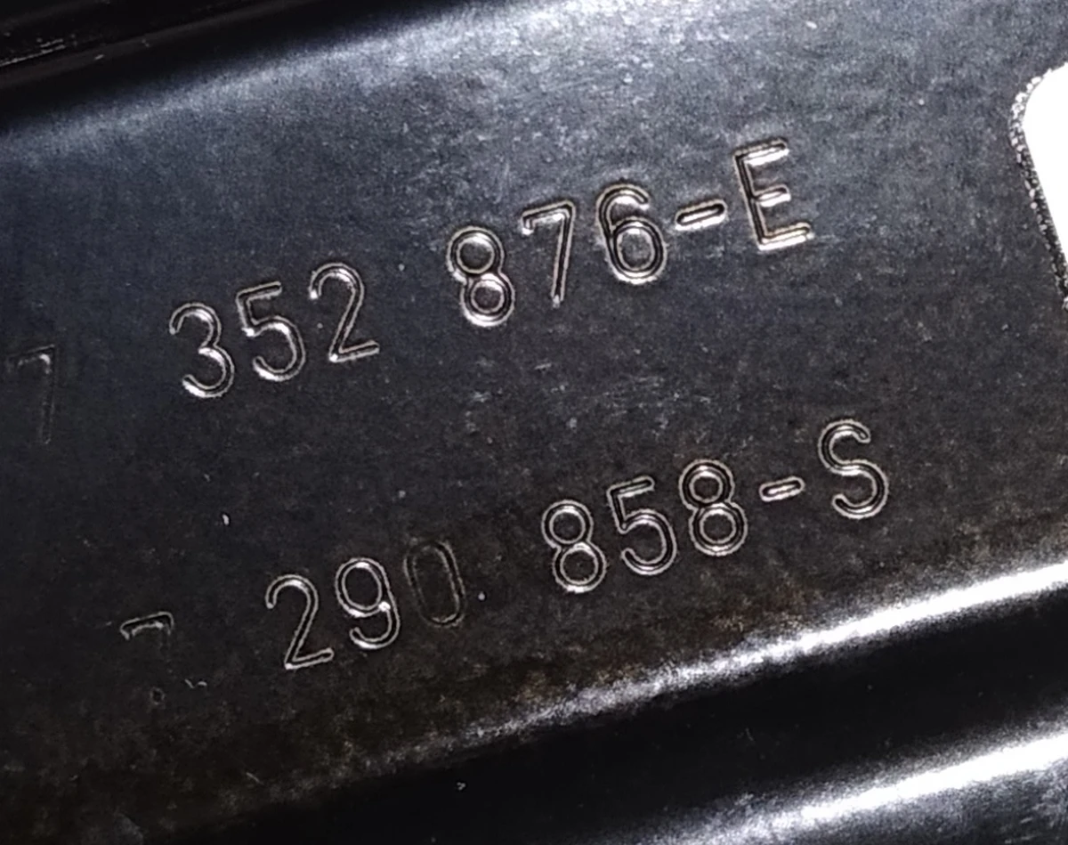 Front right window lifter assembly with electric motor and glass position clamps BMW i3 51337352876