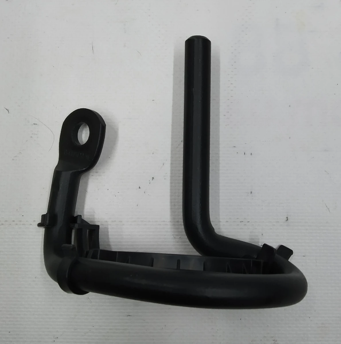 Напрямна ременя безпеки 2-го ряду сидінь правого BMW I3 72117304156