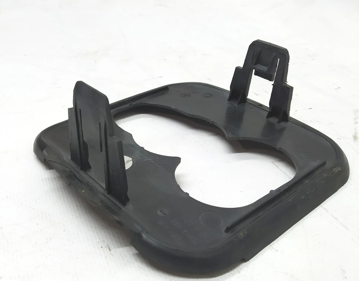 Накладка на крышку порта зарядки BMW i3 51177304449