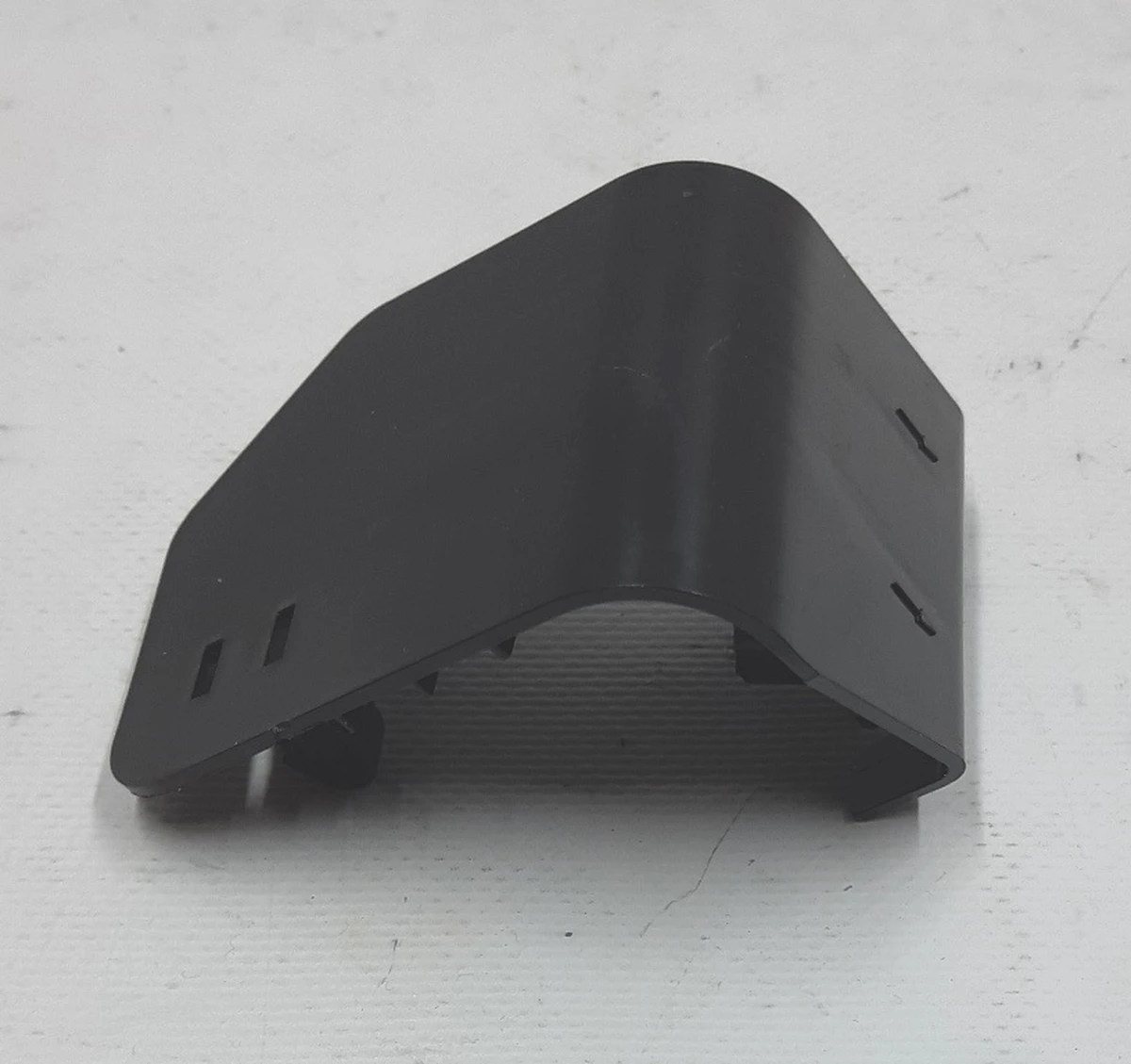 Накладка декоративная ремня безопасности левая BMW I3 72117367145