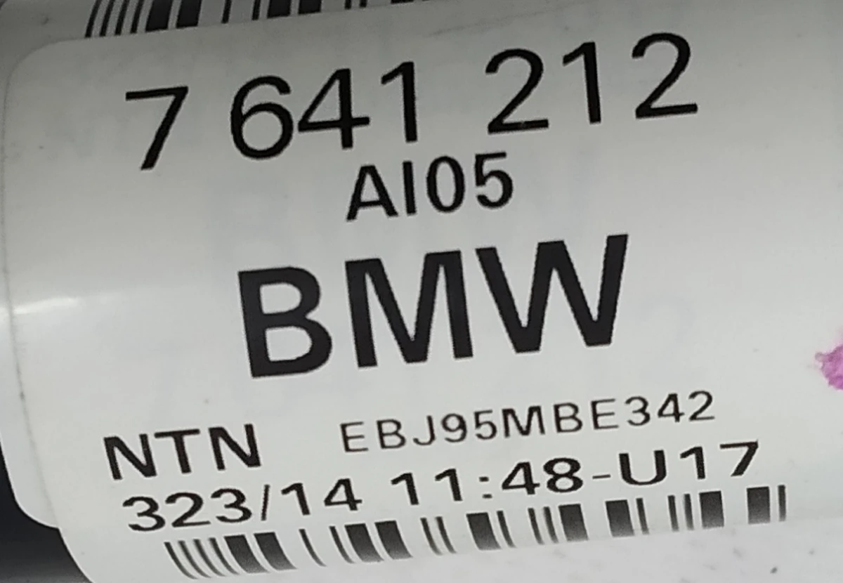 Піввісь задні праві в зборі зі стопорним кільцем BMW I3 33207641212