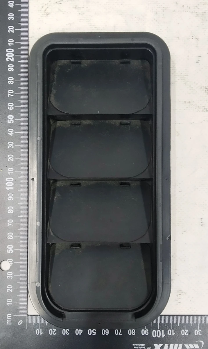 Решетка вентиляционная (заслонка) вытяжки воздуха салона задняя левая/правая 7N0819465C Volkswagen E-GOLF