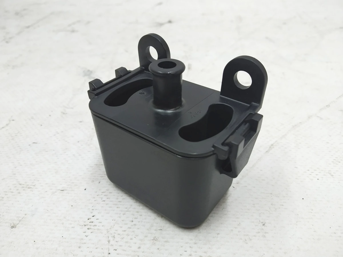 Глушитель сброса давления пневмоподвески Audi E-tron 80A616010