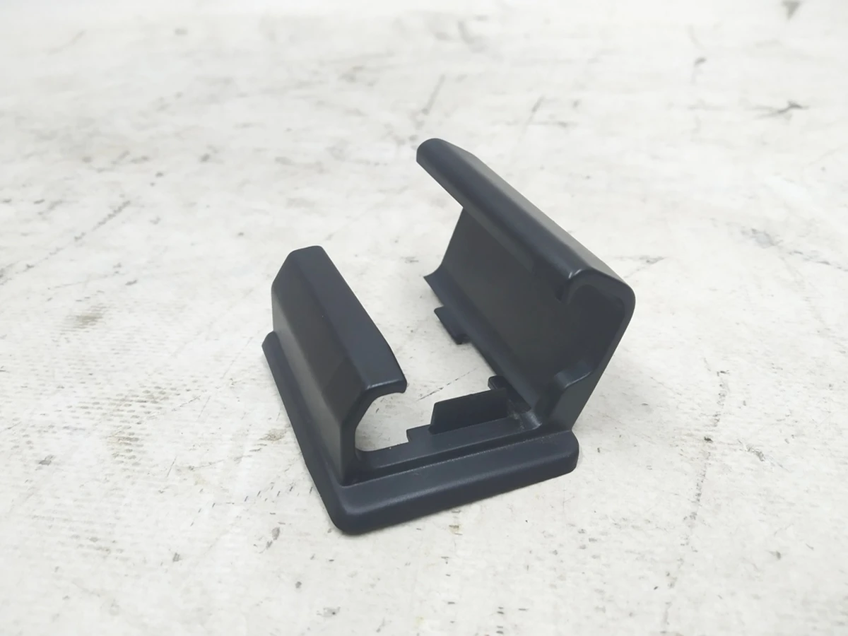 Накладка направляючої санки сидіння переднього Audi E-tron 8S0881347A