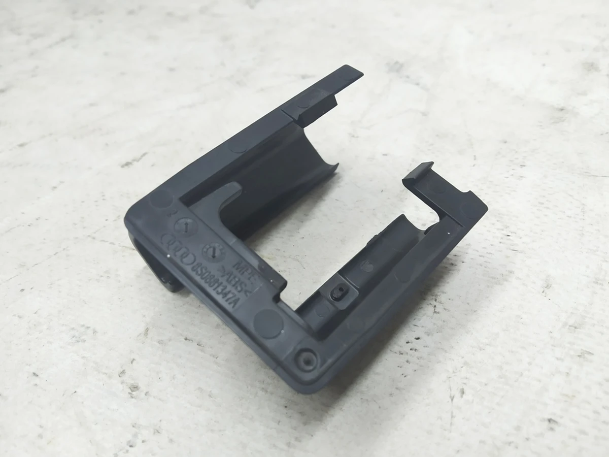 Накладка направляючої санки сидіння переднього Audi E-tron 8S0881347A