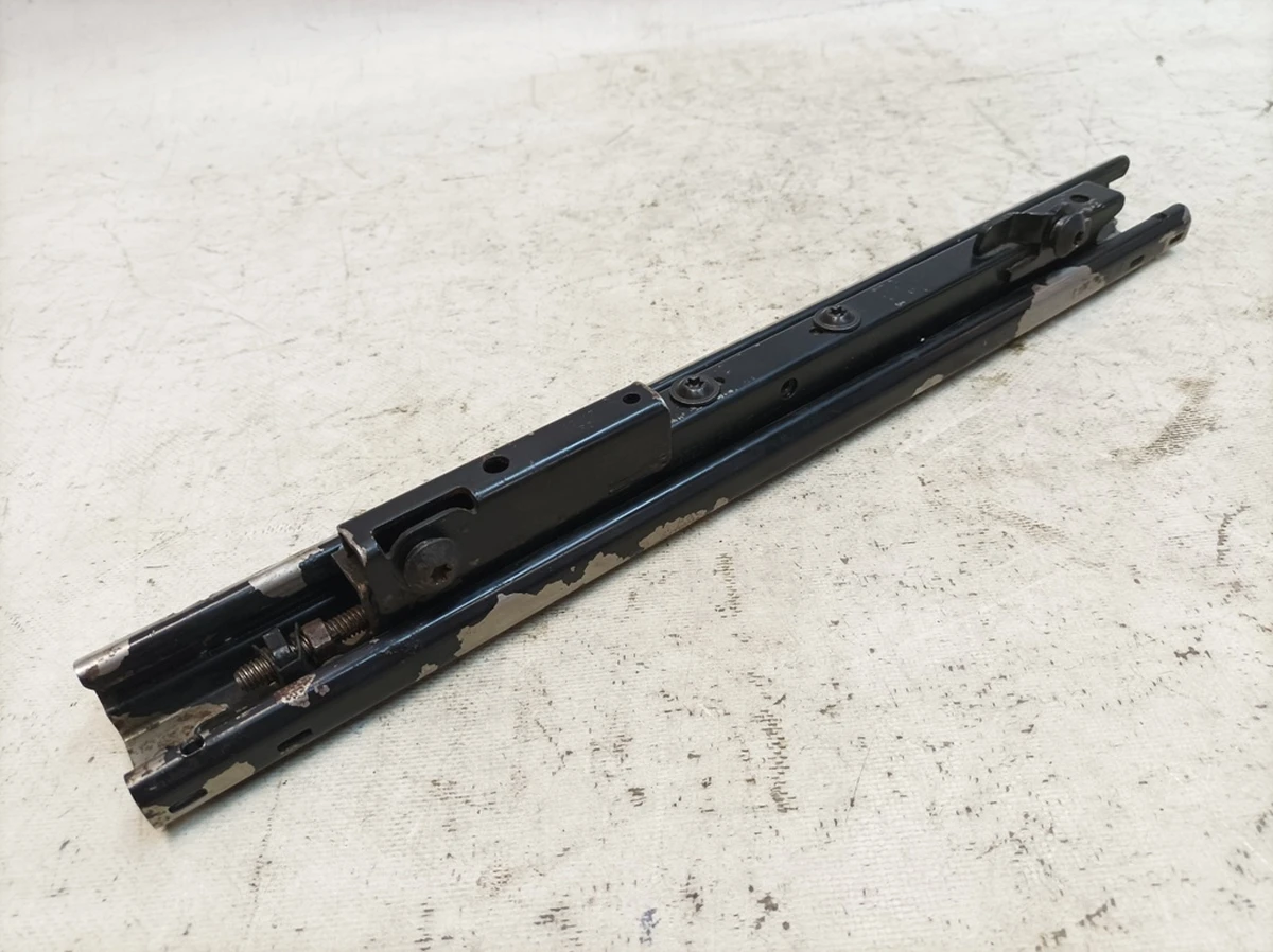 Guide (sled) right seat front right Audi Q7 8S8881184A