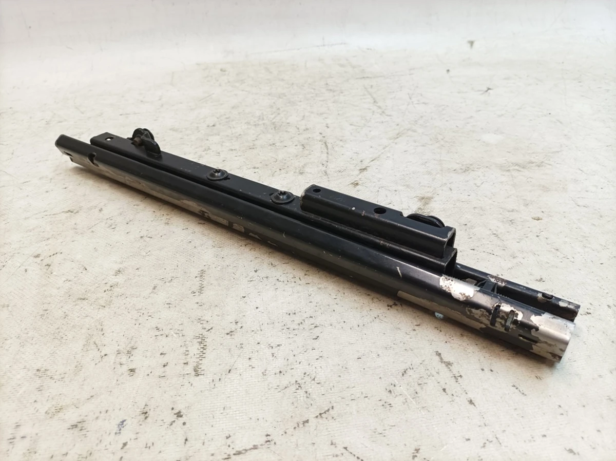 Guide (sled) right seat front right Audi Q7 8S8881184A