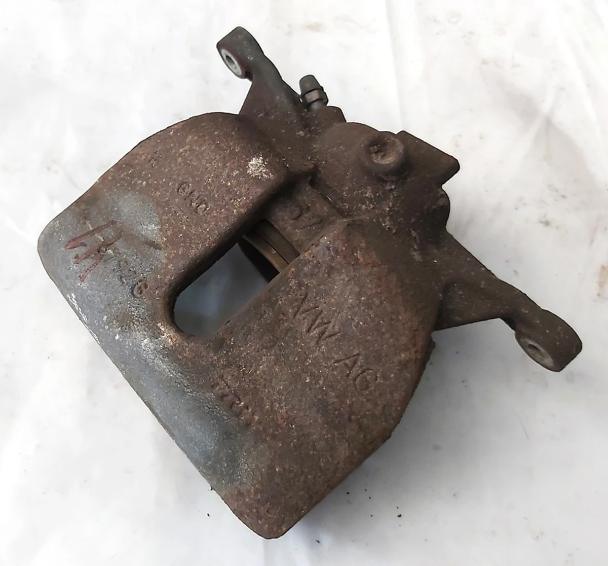 Brake Caliper Housing Front Right Volkswagen E-GOLF 8V0615124