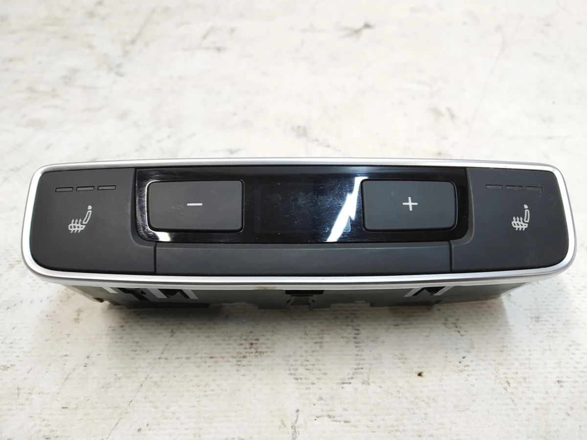 Панель управління та індикації кліматичної установки центральної консолі позаду Audi Q7 8W0919158A