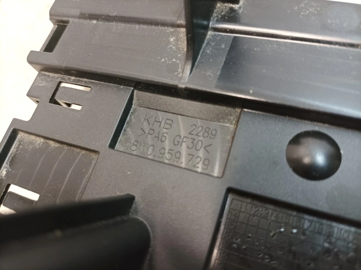 Bracket seat occupied control unit left Audi Q7 8W0959729