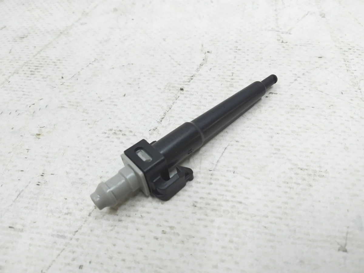 Жиклер із клапаном омивача камери заднього виду Audi E-tron 8W9955993A