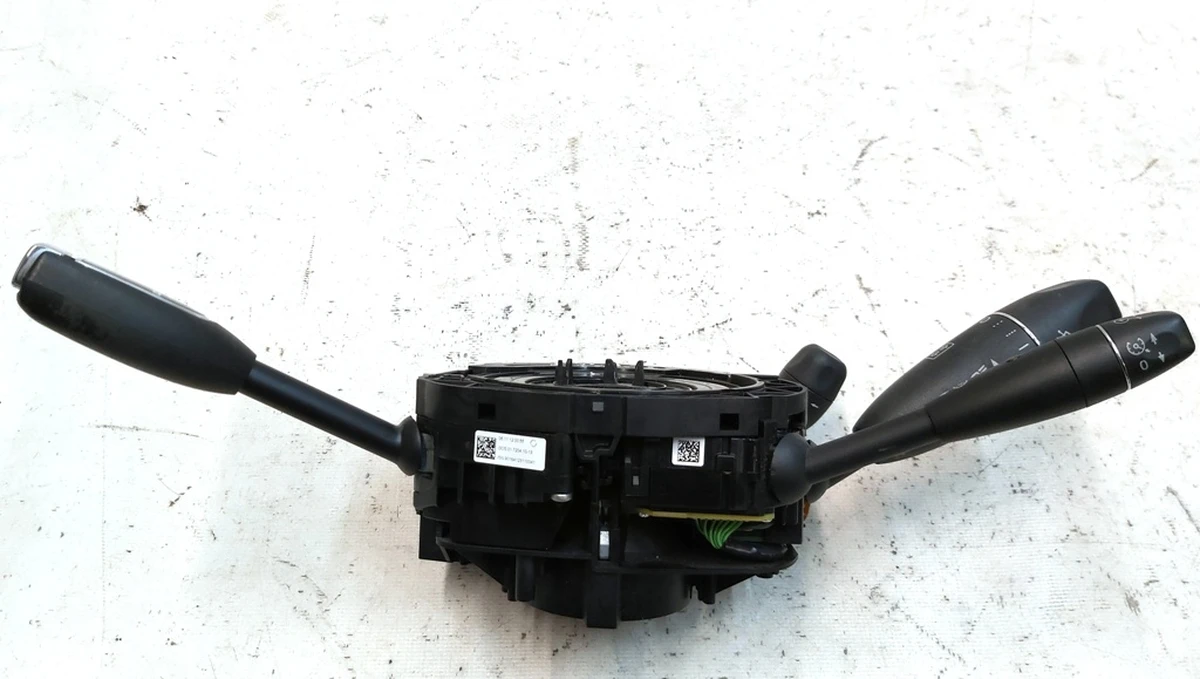 Блок перемикачів модуля керування рульовою колонкою Tesla model S 1008471-00-A