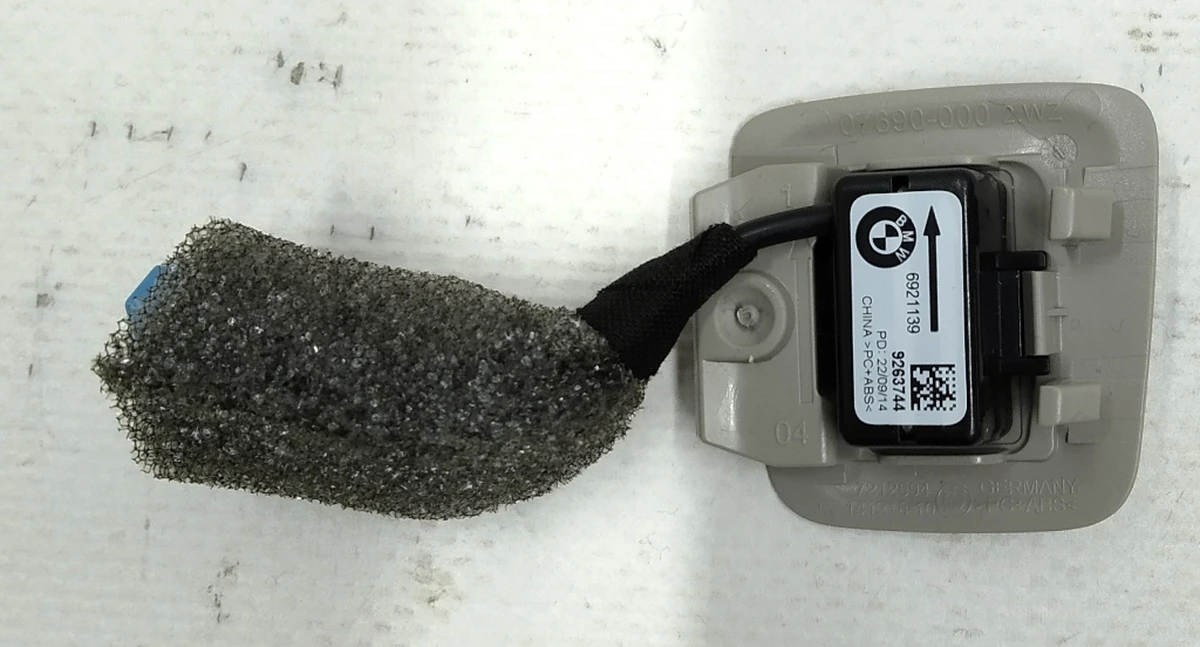 Микрофон устройства громкой связи ME49 в сборе с крышкой декоративной BMW i3 84109263744