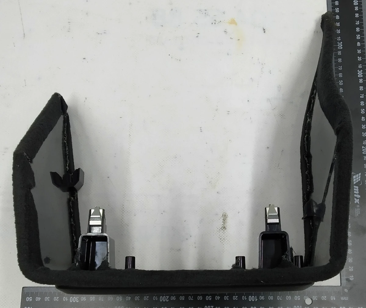 Облицовка инструментальной панели нижня в сборе с сеткой BMW i3 51459303271