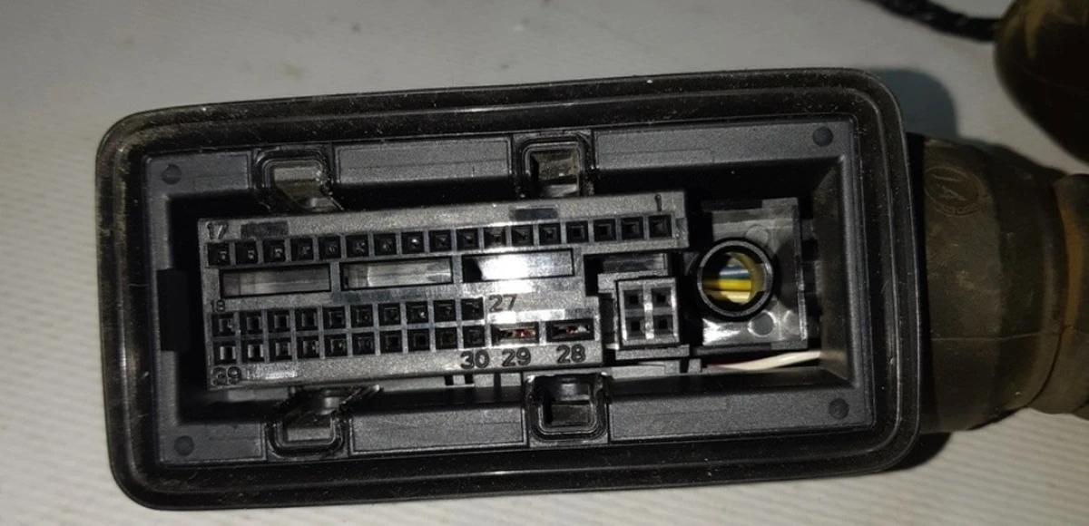 Електропроводка двері передньої правої BMW i3 61129349900