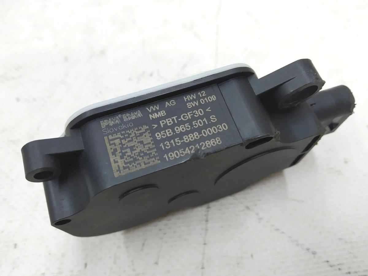 Електродвигун виконавчий жалюзей радіатора Audi E-tron 95B965501S