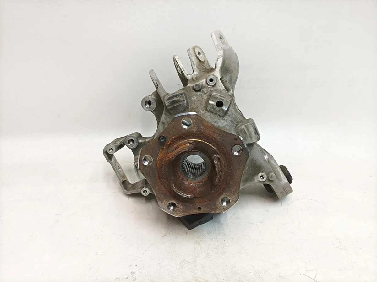 Кулак поворотный задний левый со ступицей в сборе Porsche Taycan 971505435J