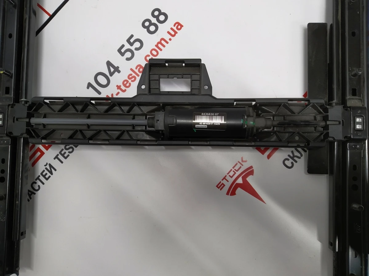 2 Механизм перемещения водительского сиденья (в сборе) Tesla model X 9876527-03-A