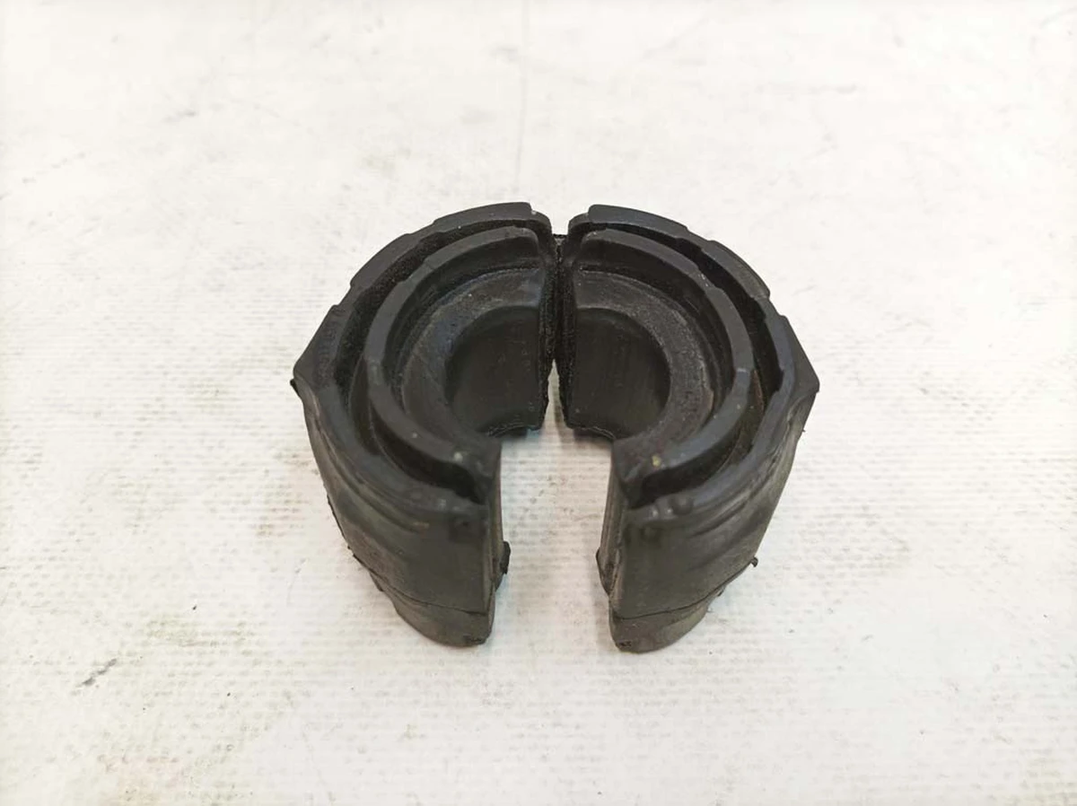 Кронштейн опорний стабілізатора Porsche Taycan 992511035A