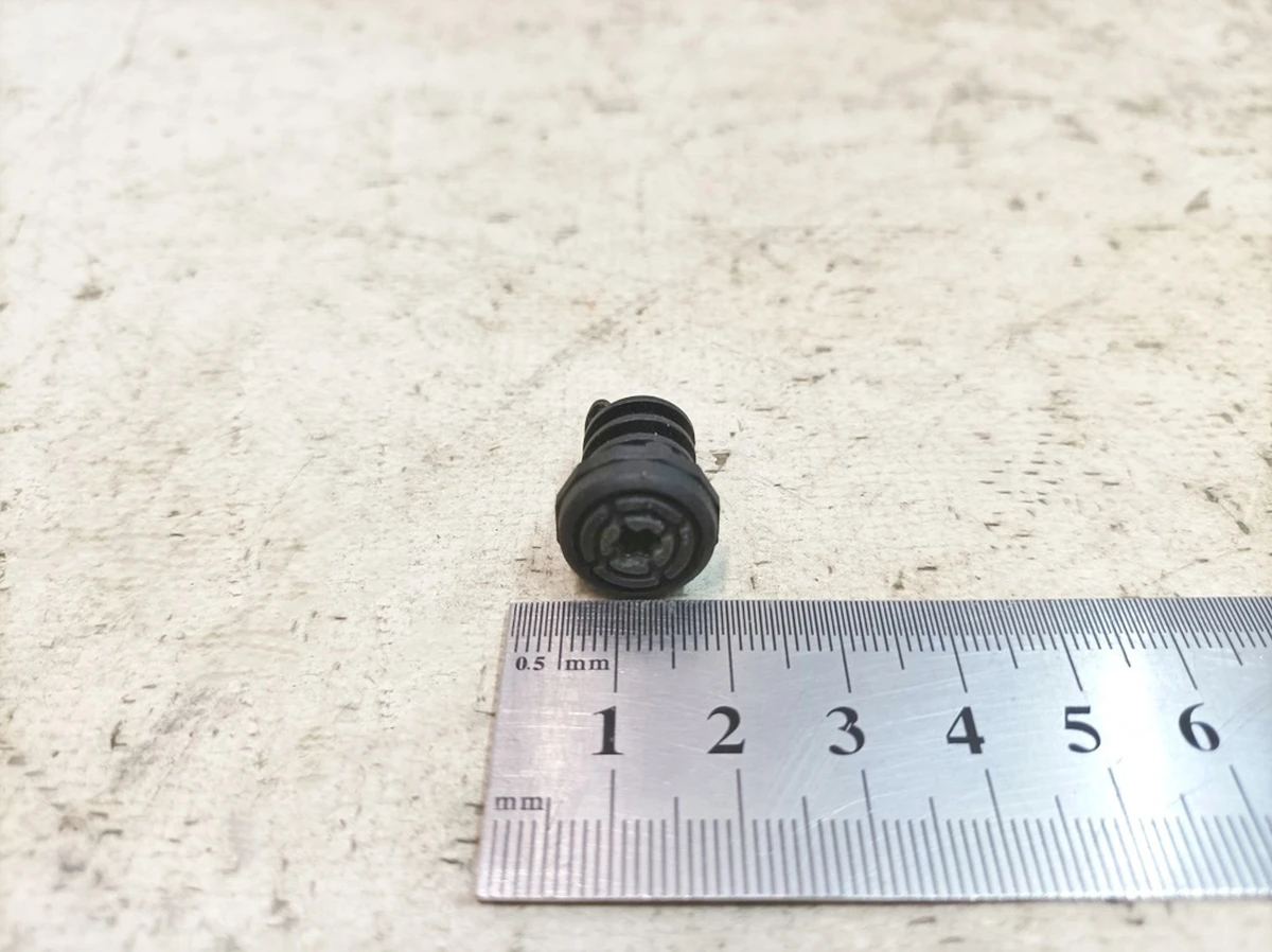 Упор регулируемый спойлера заднего Porsche Taycan 992827500