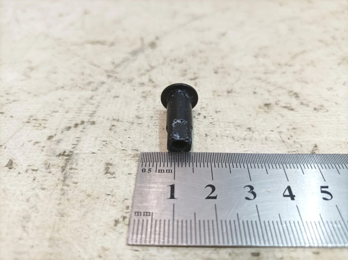 Крепёжный элемент M5 Porsche Taycan 992837360