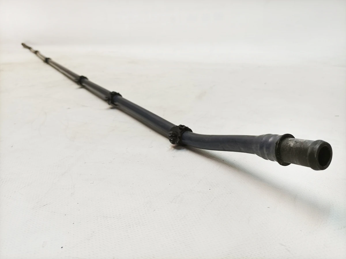 Трубопровід системи охолодження Porsche Taycan 9J1121559A