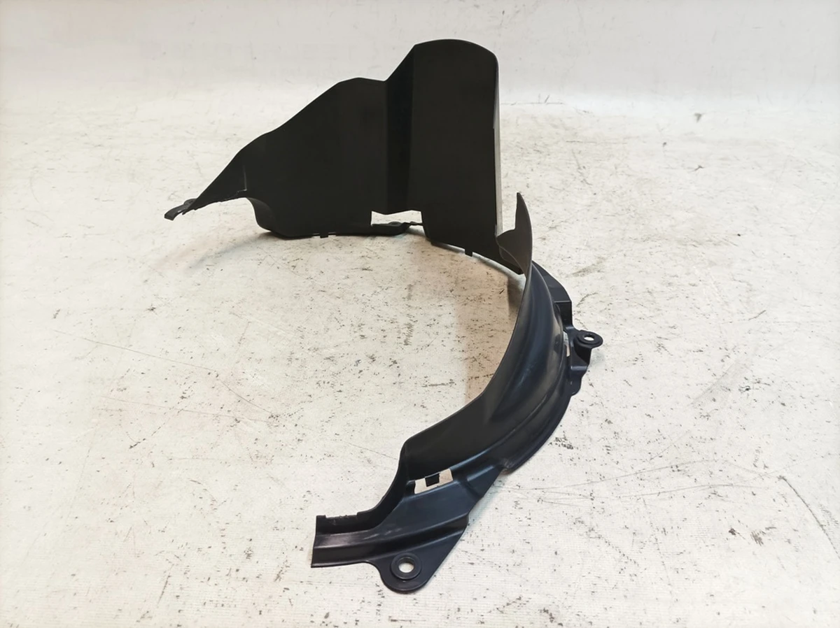 Radiator fan air duct front right damaged Porsche Taycan 9J1121674