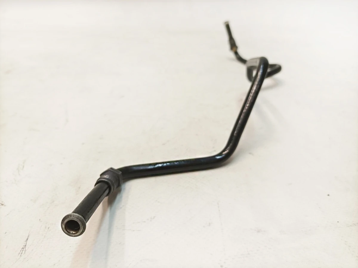 Гальмівна трубка від головного гальмівного циліндра до гідросистеми Porsche Taycan 9J1614727A