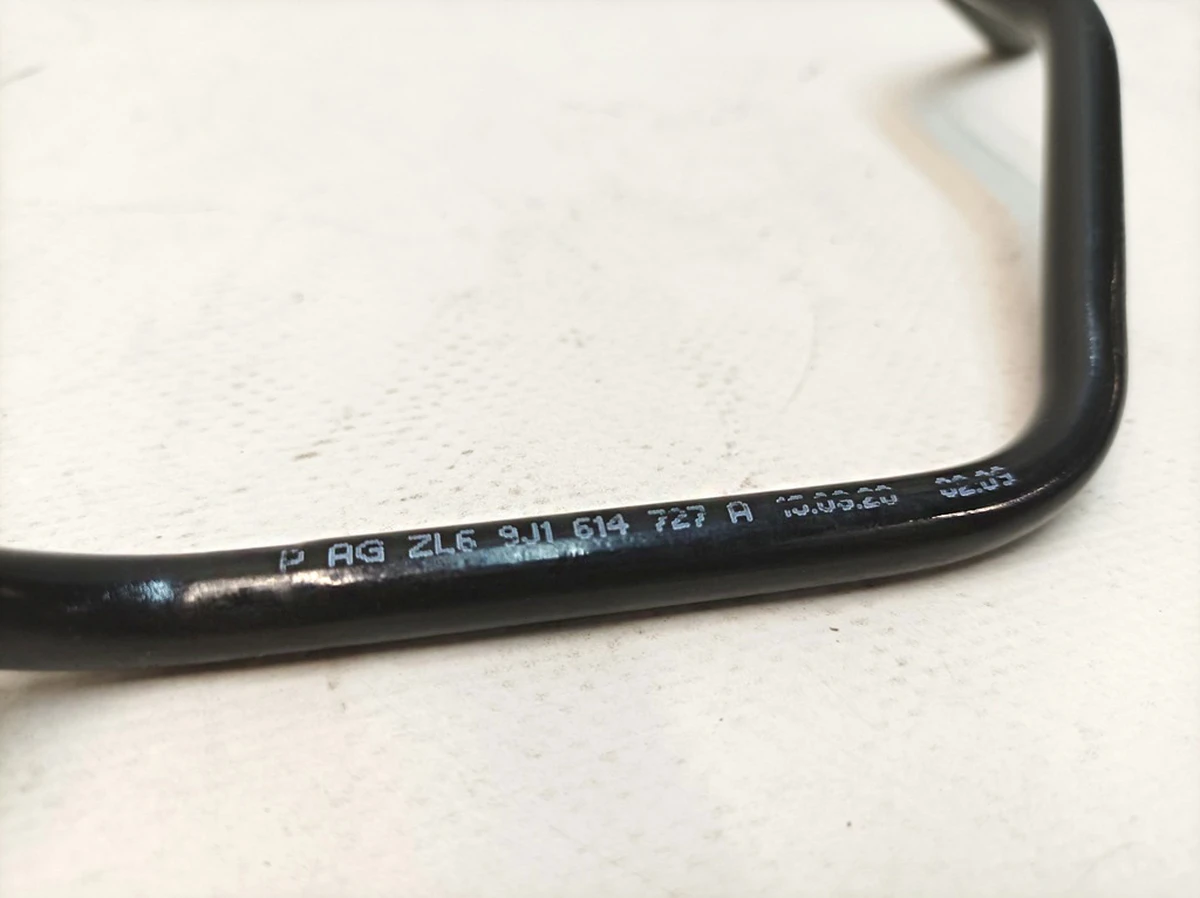 Гальмівна трубка від головного гальмівного циліндра до гідросистеми Porsche Taycan 9J1614727A