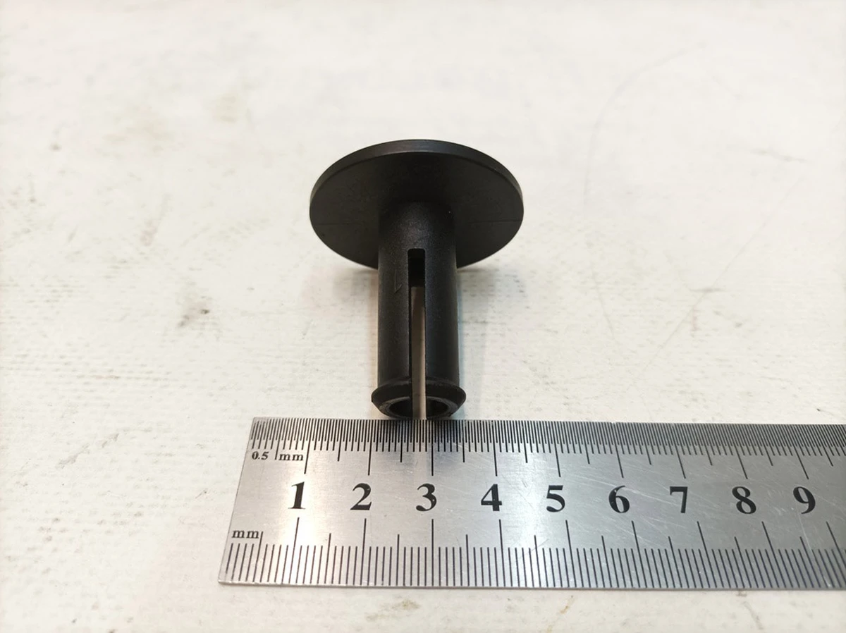 Пістон розпірний (гніздо домкрата) Taycan 9J1802819