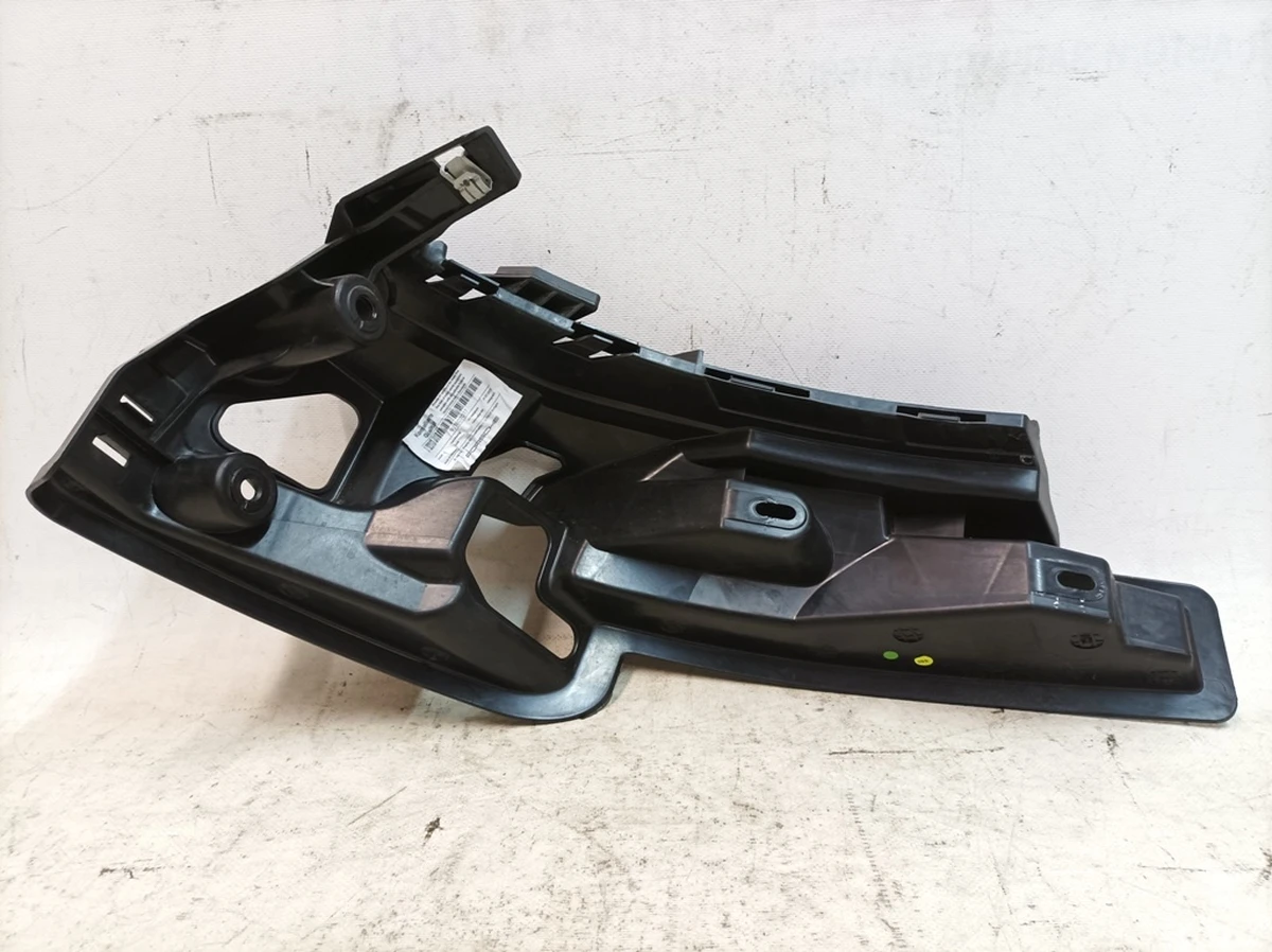 Кронштейн бампера заднего левый Porsche Taycan 9J1807017