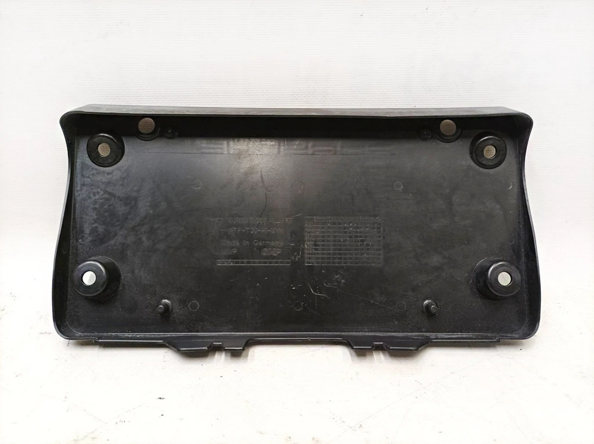 Панель номерного знака Porsche Taycan 9J1807287A